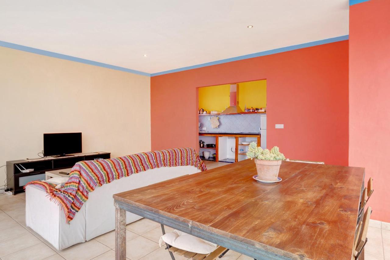 הוילה טיחראפה Casa Sirius מראה חיצוני תמונה